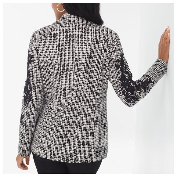 CHICO’S blazer size 3 large black white lace appliqué on arms - Picture 4 of 14